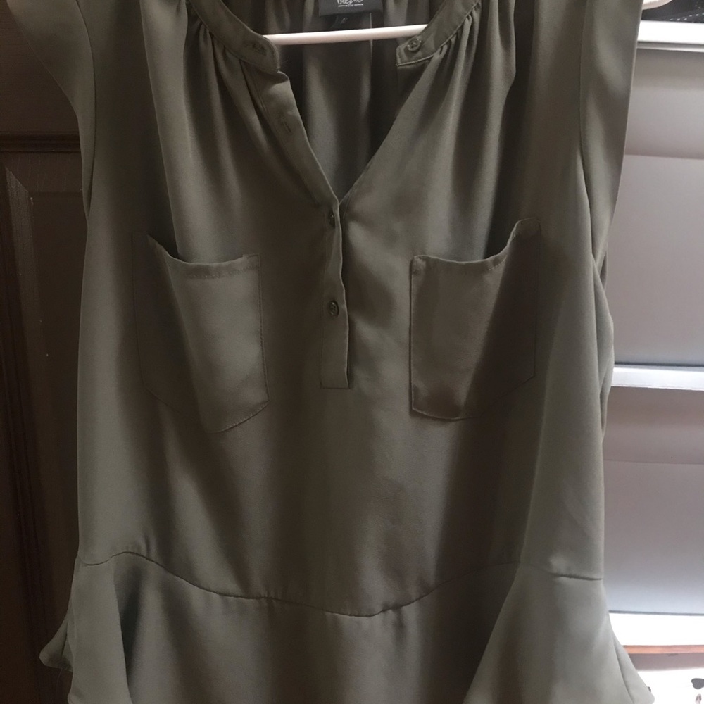 Mossimo top, size medium - Picture 2 of 4